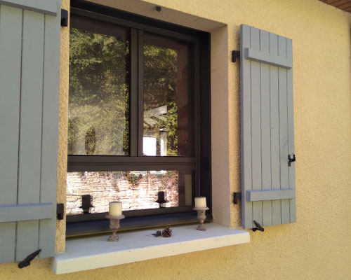 MC-HABITAT-ARNAY-LE-DUC-AMELIORATION-DE-L-HABITAT-RENOVATION-INSTALLATION-VOLET-BATTANT-REALISATION3